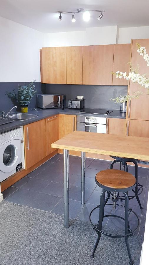 City Centre 1 Bed Apartment With Free On Site Parking With Cctv By Lets Relocations 버밍엄 외부 사진