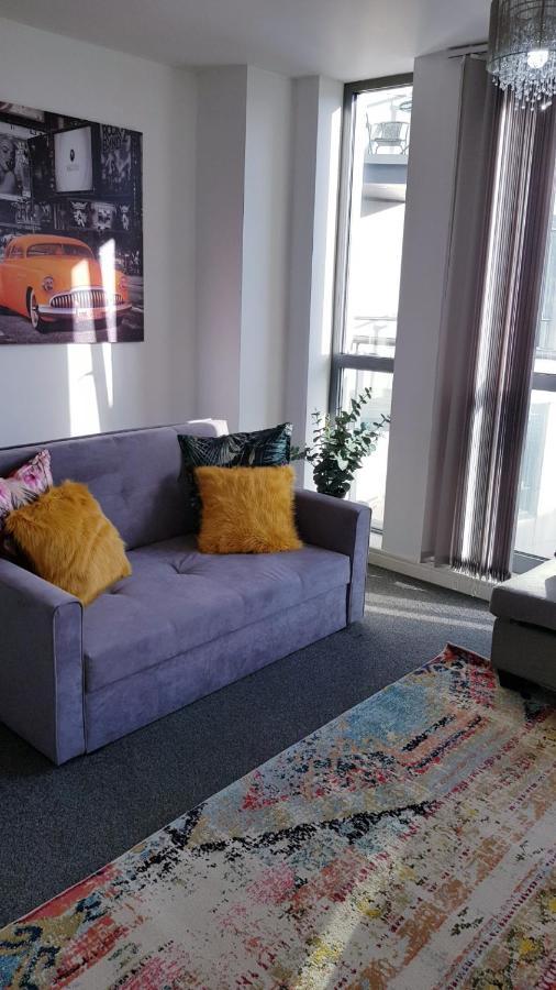 City Centre 1 Bed Apartment With Free On Site Parking With Cctv By Lets Relocations 버밍엄 외부 사진