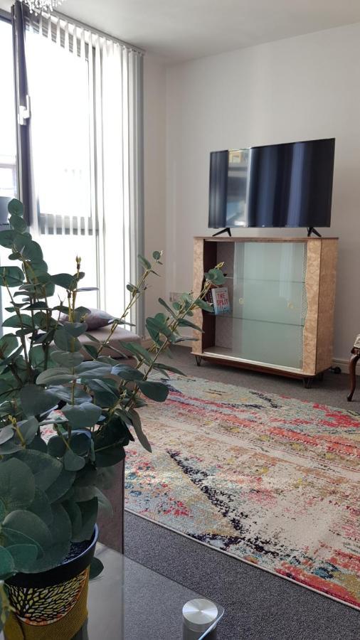 City Centre 1 Bed Apartment With Free On Site Parking With Cctv By Lets Relocations 버밍엄 외부 사진