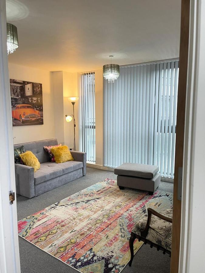 City Centre 1 Bed Apartment With Free On Site Parking With Cctv By Lets Relocations 버밍엄 외부 사진