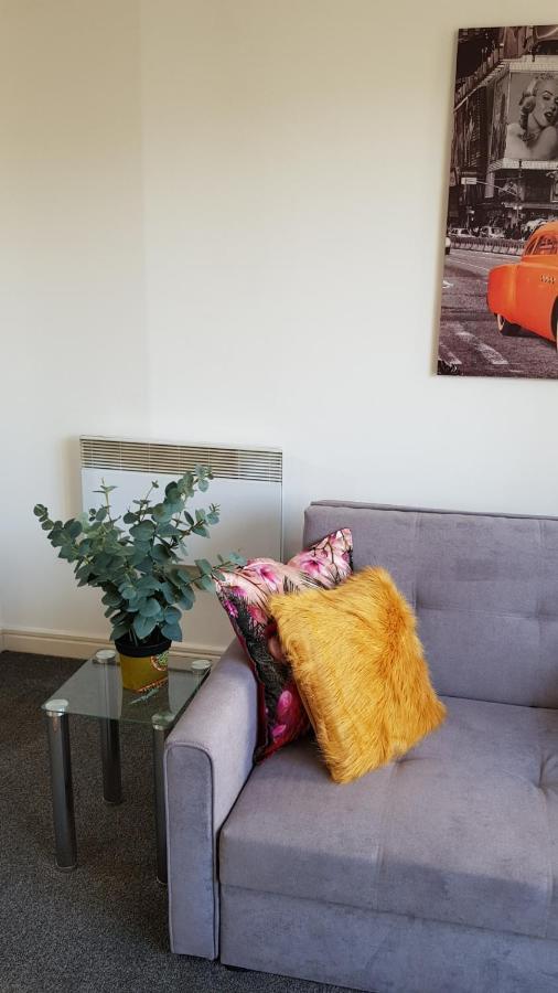 City Centre 1 Bed Apartment With Free On Site Parking With Cctv By Lets Relocations 버밍엄 외부 사진