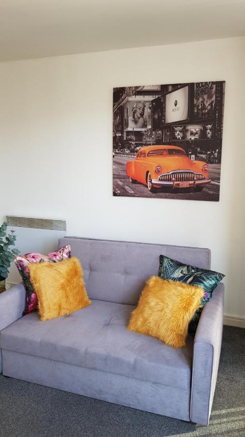 City Centre 1 Bed Apartment With Free On Site Parking With Cctv By Lets Relocations 버밍엄 외부 사진