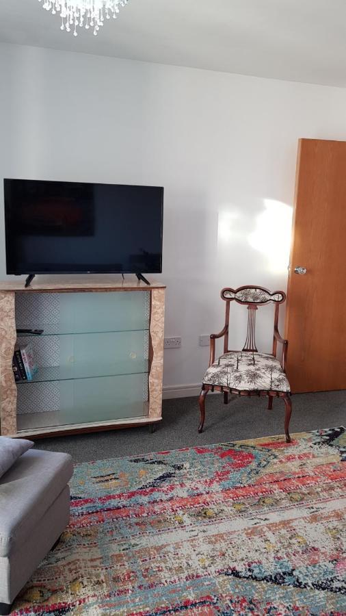 City Centre 1 Bed Apartment With Free On Site Parking With Cctv By Lets Relocations 버밍엄 외부 사진