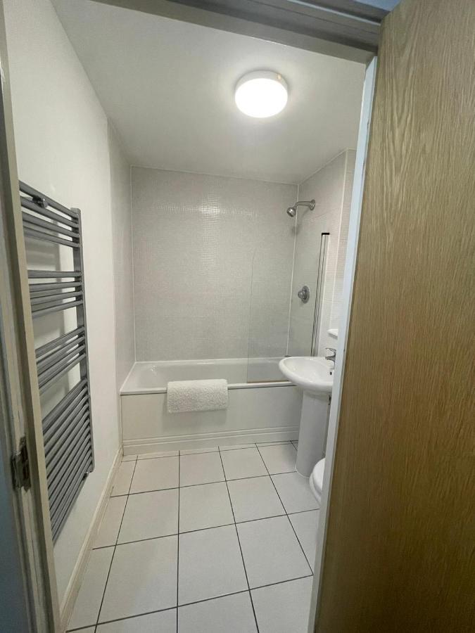 City Centre 1 Bed Apartment With Free On Site Parking With Cctv By Lets Relocations 버밍엄 외부 사진