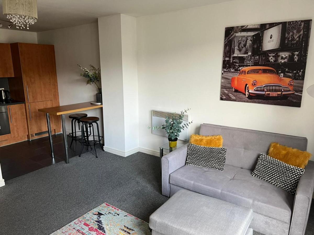 City Centre 1 Bed Apartment With Free On Site Parking With Cctv By Lets Relocations 버밍엄 외부 사진